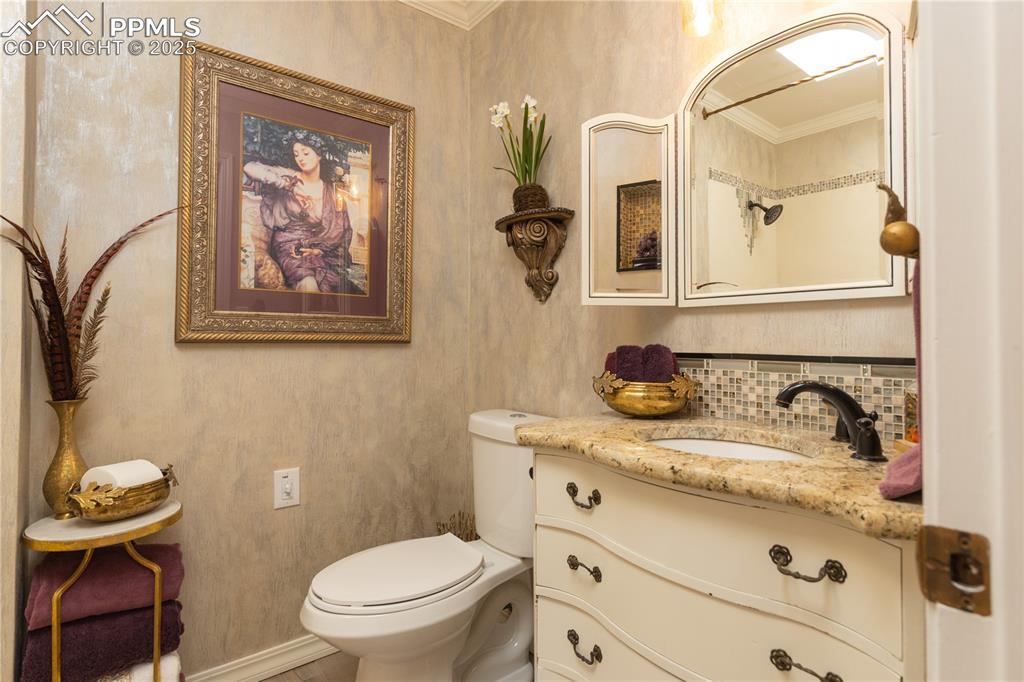 Image 15 of 49: Bathroom