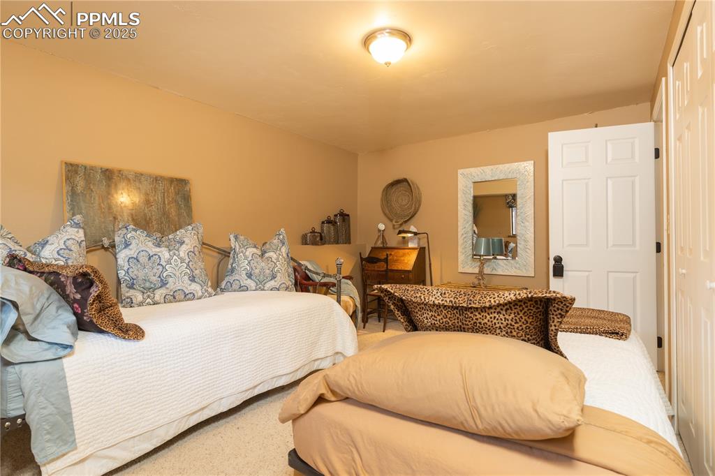 Image 18 of 49: Bedroom