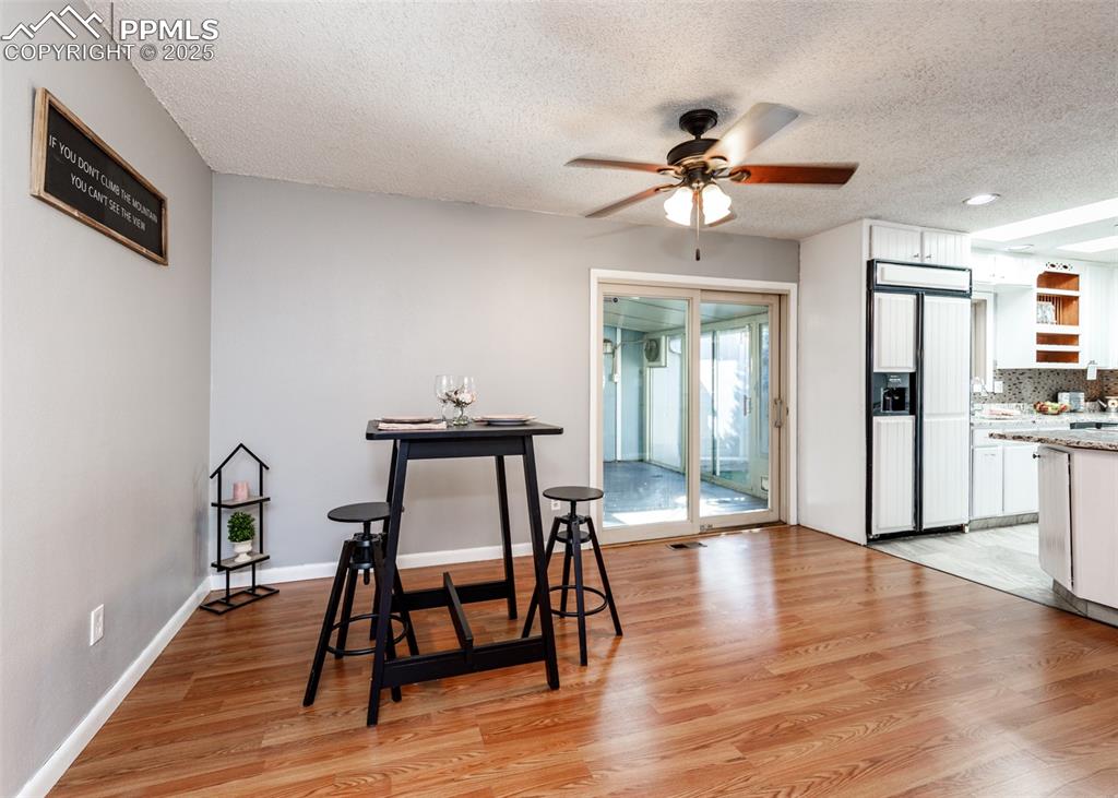 Image 10 of 47: Dining Area