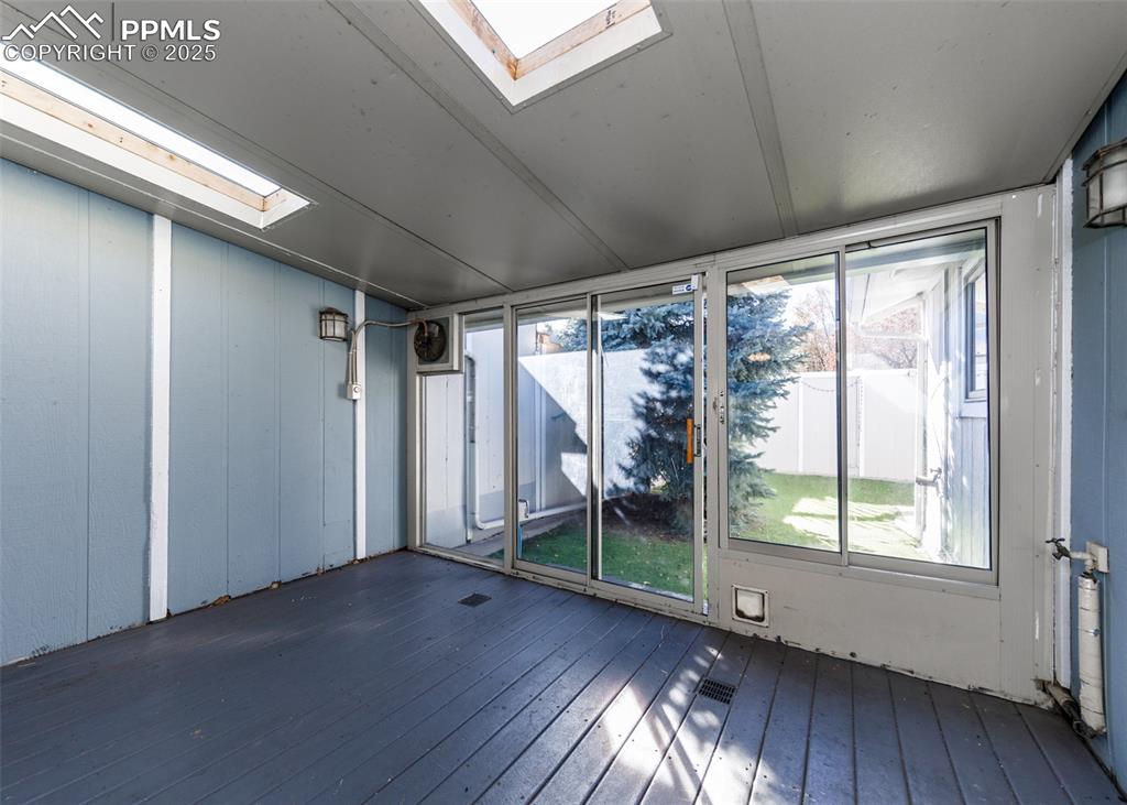 Image 22 of 47: Sun Room