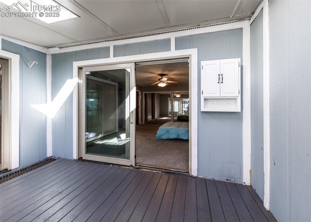 Image 24 of 47: Deck