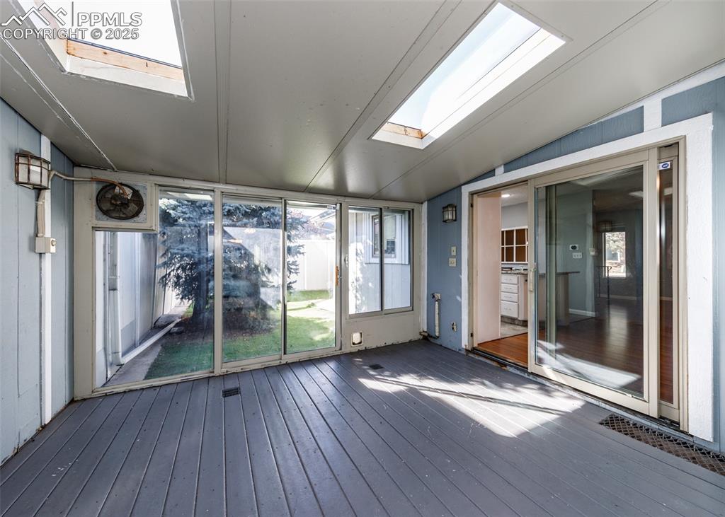 Image 25 of 47: Sun Room