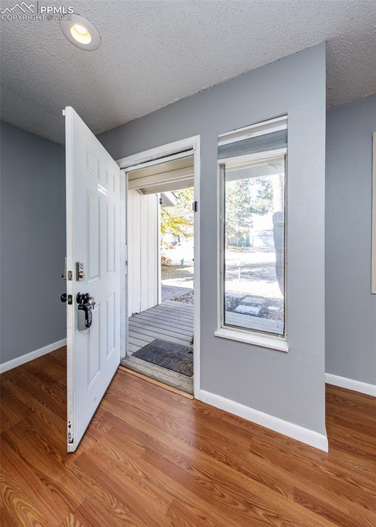 Image 4 of 47: Entry