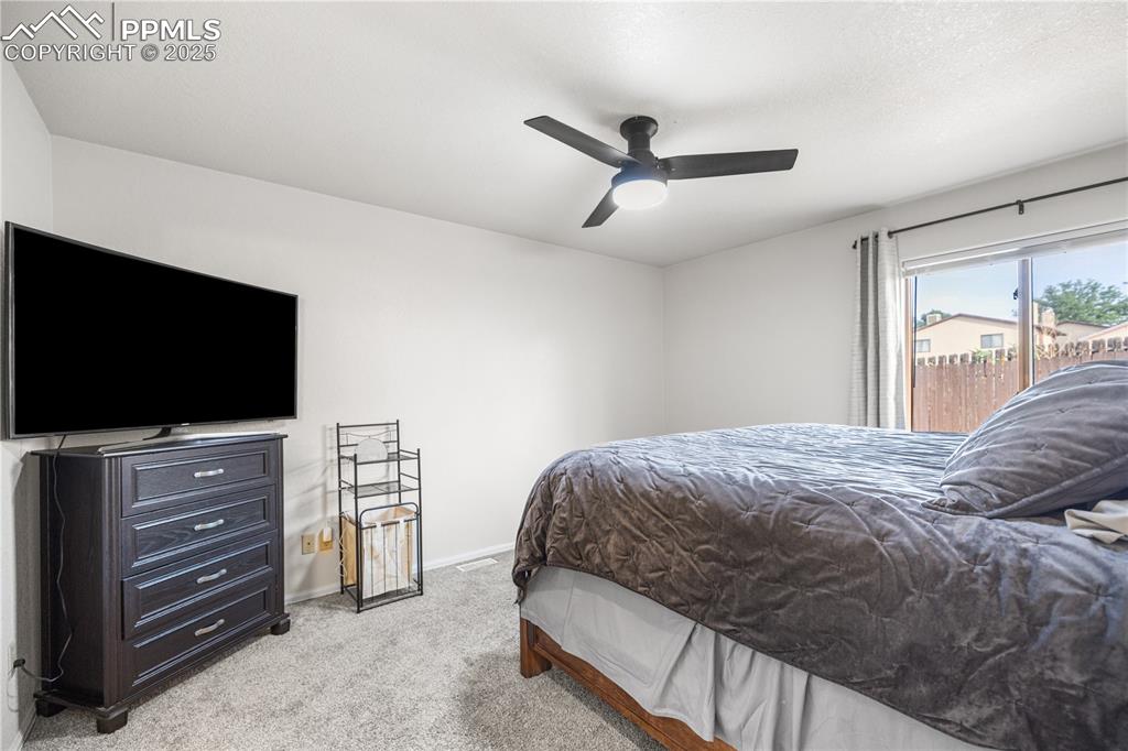 Image 12 of 21: Bedroom