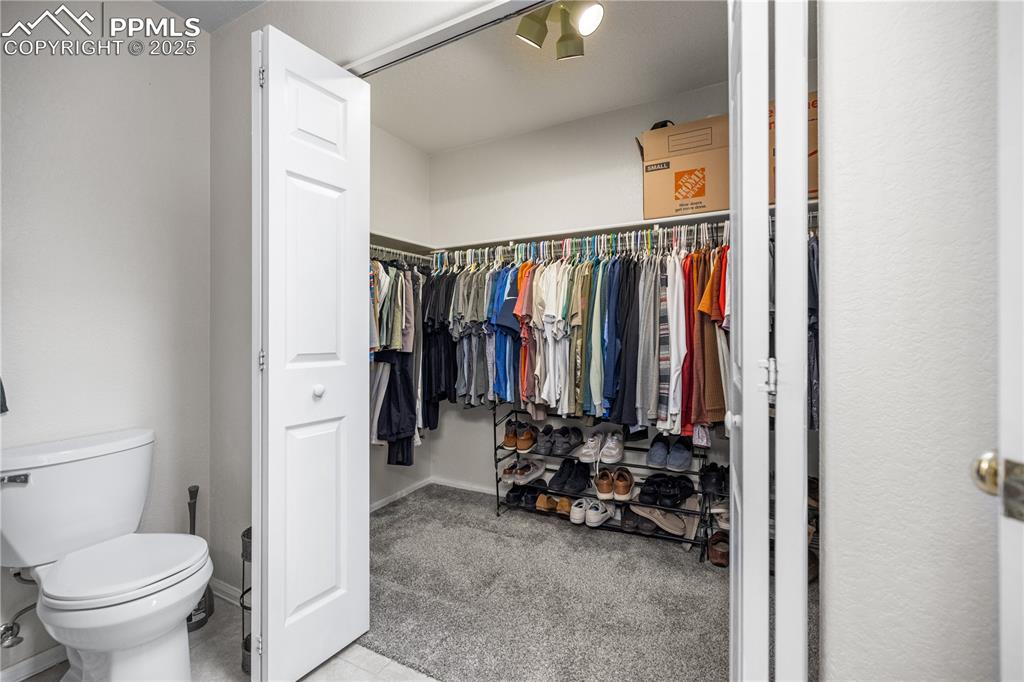Image 16 of 21: Closet