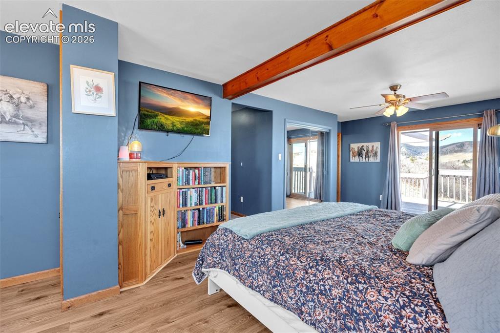 Image 14 of 45: Bedroom