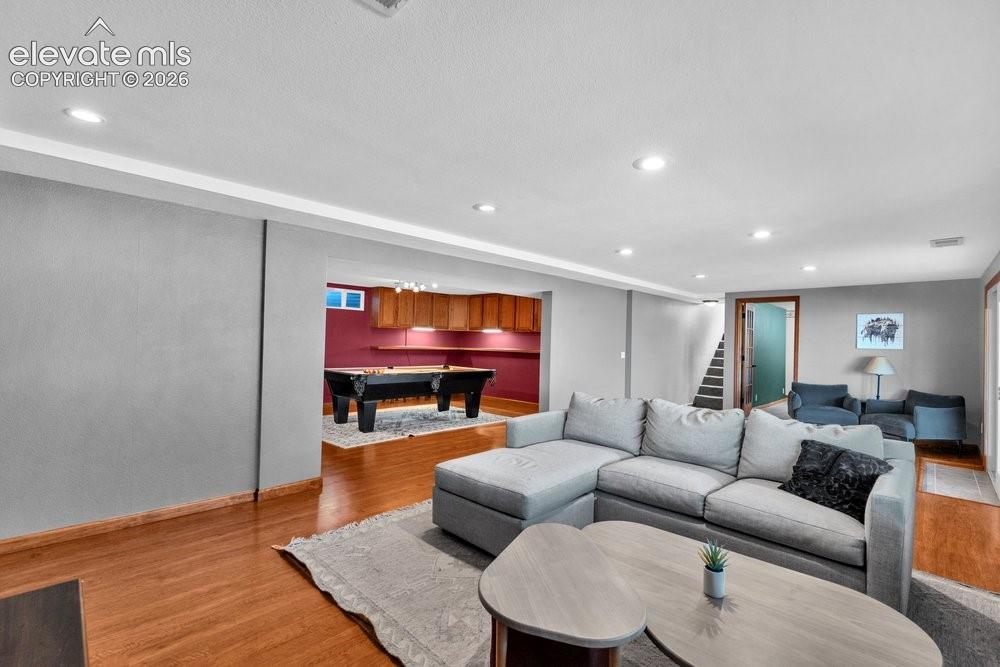 Image 19 of 45: Living Room