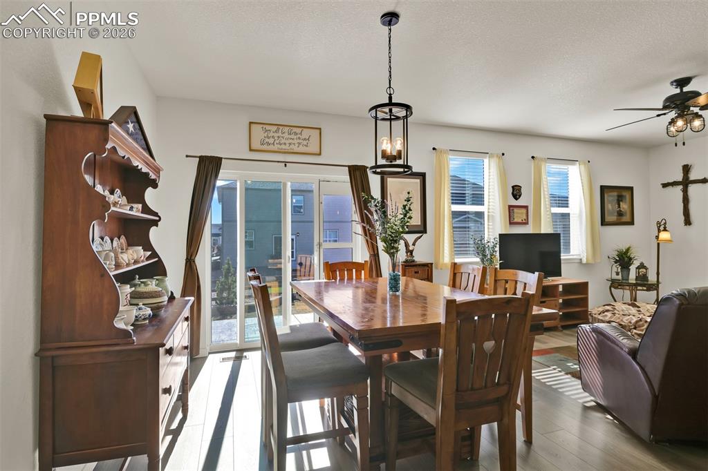 Image 20 of 44: Dining Area