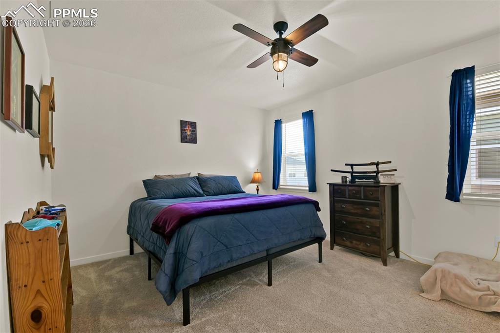 Image 23 of 44: Bedroom