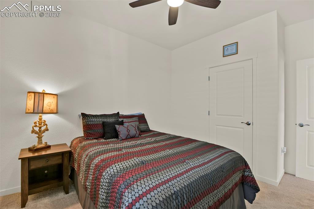 Image 29 of 44: Bedroom