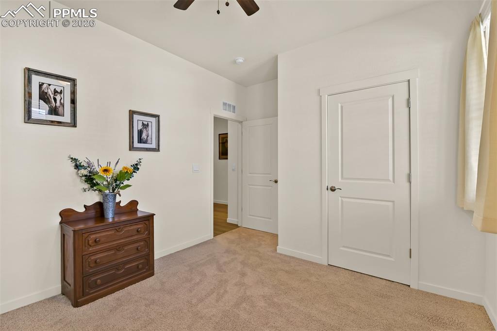 Image 31 of 44: Bedroom