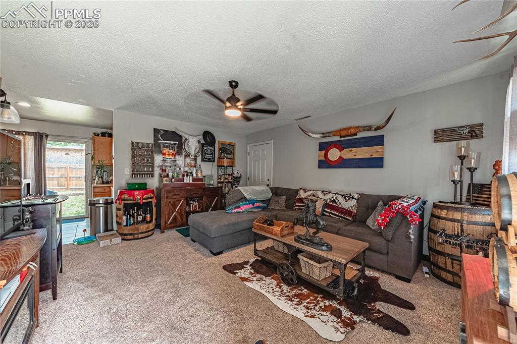 Image 6 of 32: Living Room