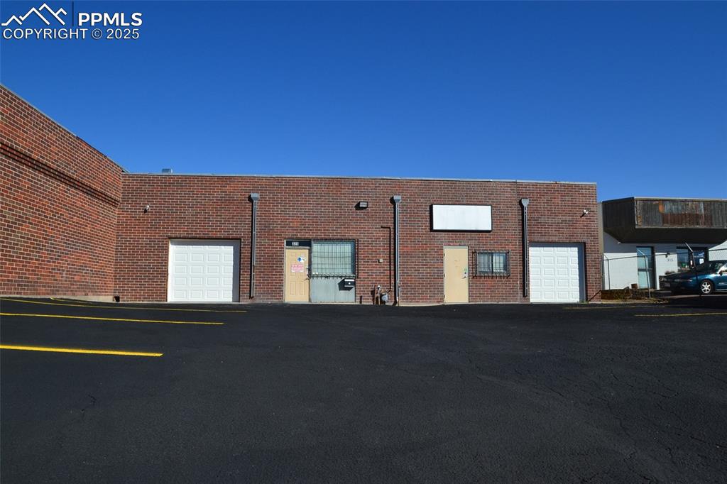 Image 3 of 24: Front of Structure