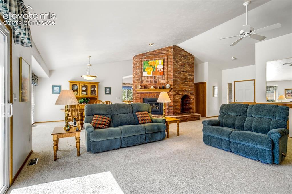 Image 10 of 50: Living Room