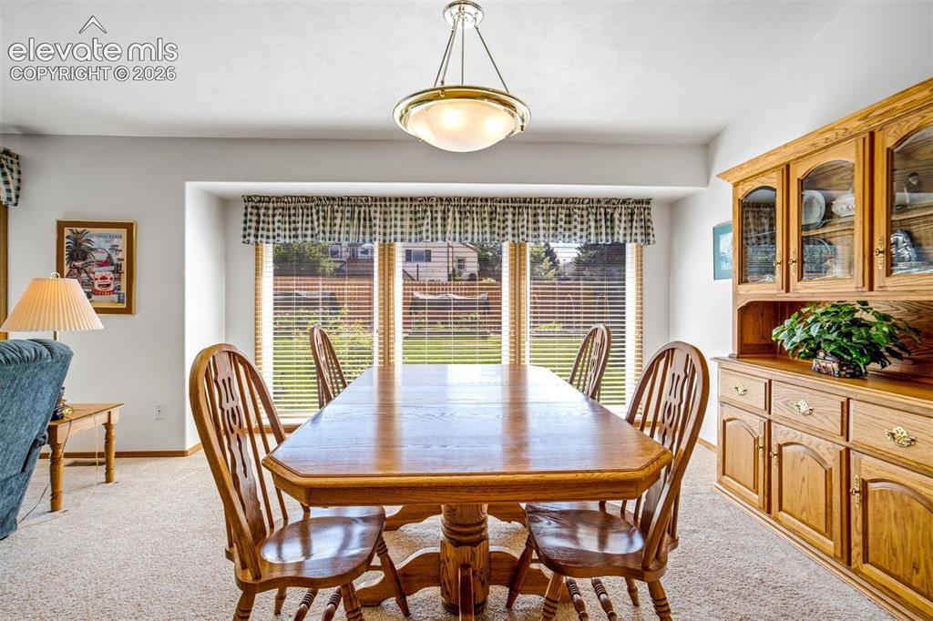 Image 12 of 50: Dining Area