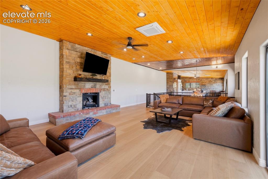 Image 11 of 43: Living Room