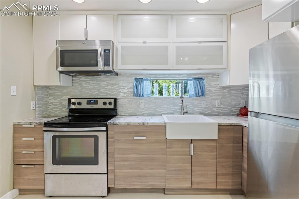 Image 9 of 35: Built-in Microwave Maximizes Counter Space!
