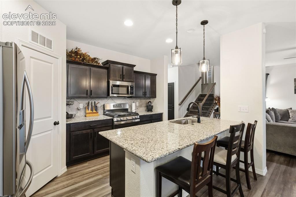 Image 18 of 47: Kitchen