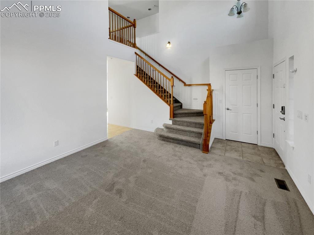 Image 14 of 28: Entry