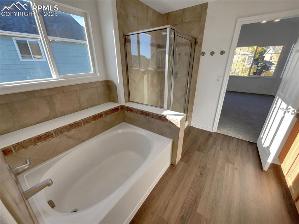 Image 7 of 28: Bathroom