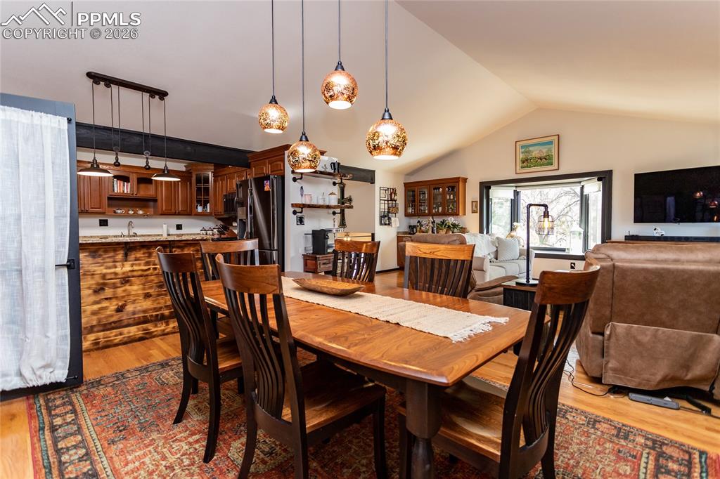 Image 19 of 50: Open to kitchen & living room.