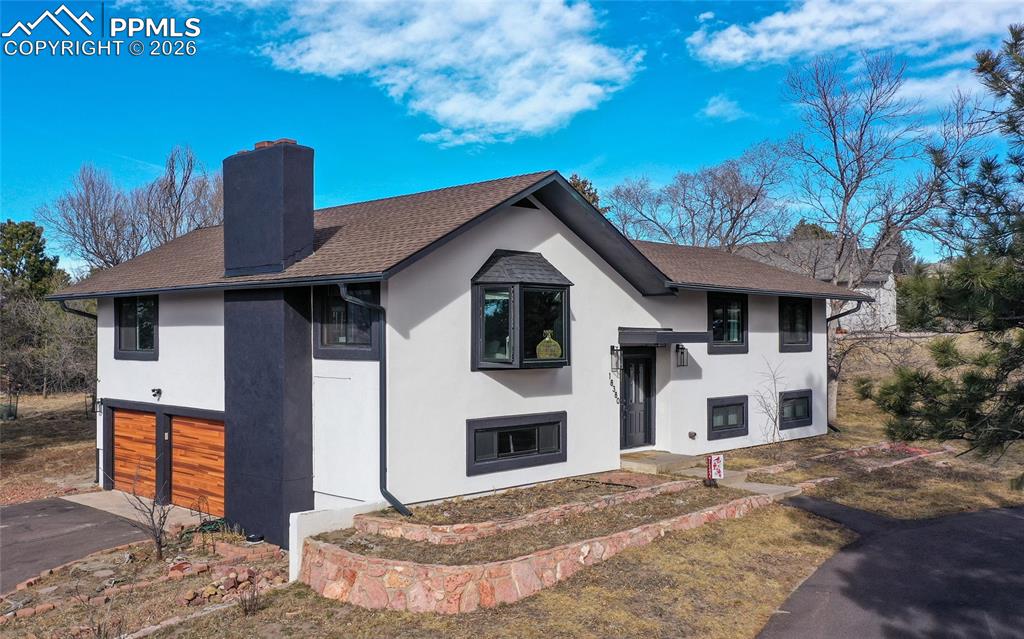 Image 2 of 50: Attractive Family Home.