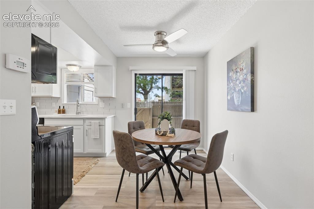 Image 16 of 26: Dining Area
