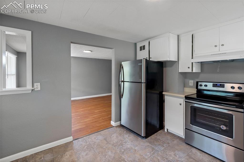 Image 10 of 32: (Lower Unit)