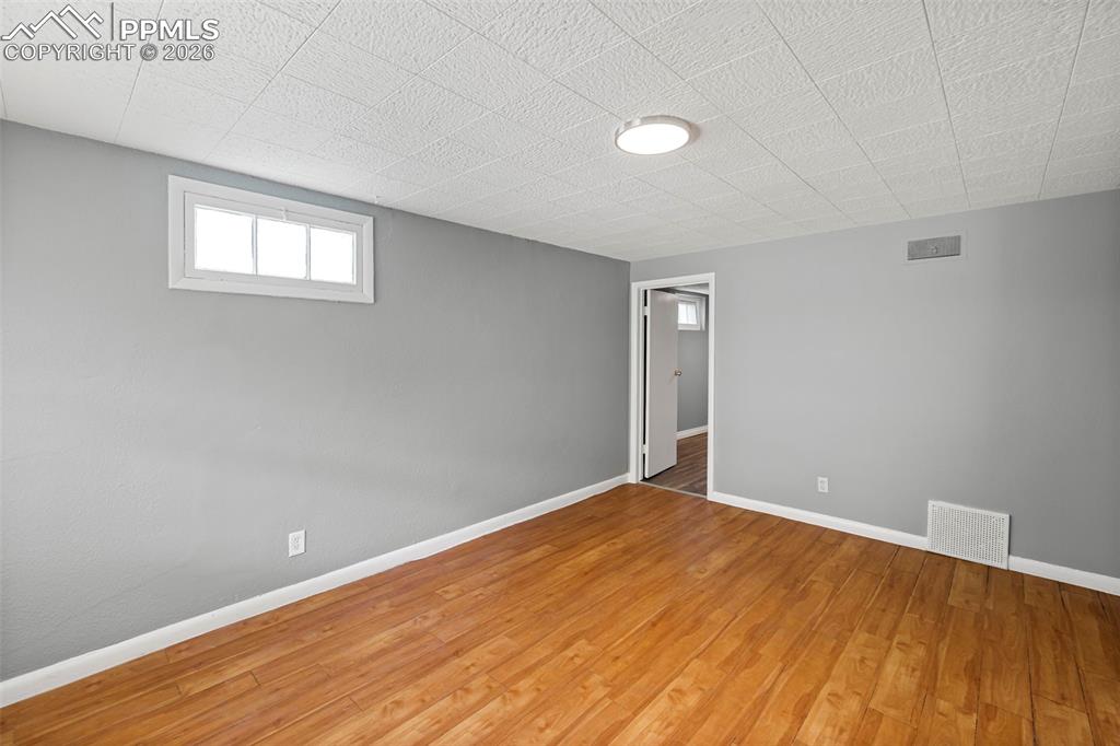 Image 14 of 32: (Lower Unit)