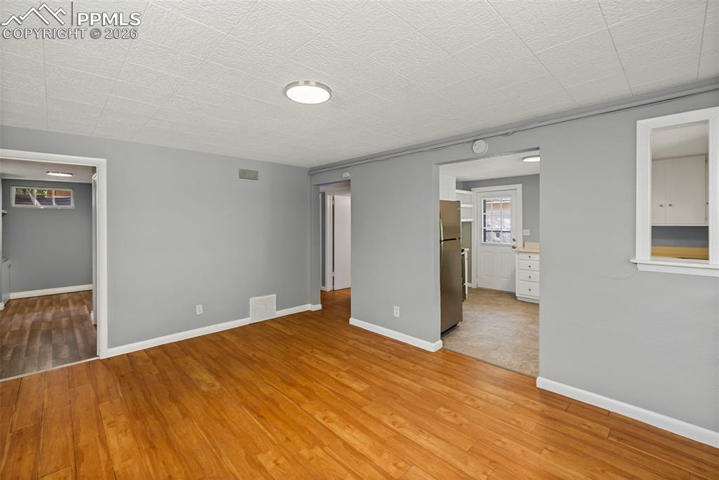 Image 16 of 32: (Lower Unit)