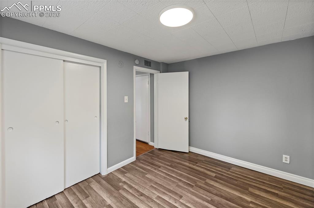 Image 18 of 32: (Lower Unit) Bedroom 1