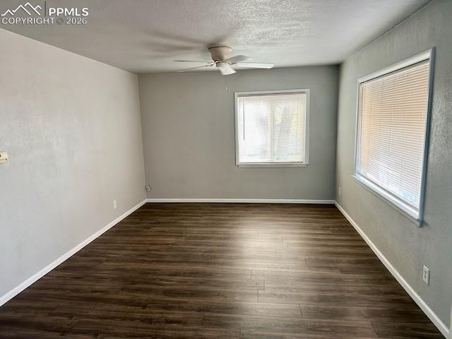 Image 32 of 32: (Upper Unit) Bed 2