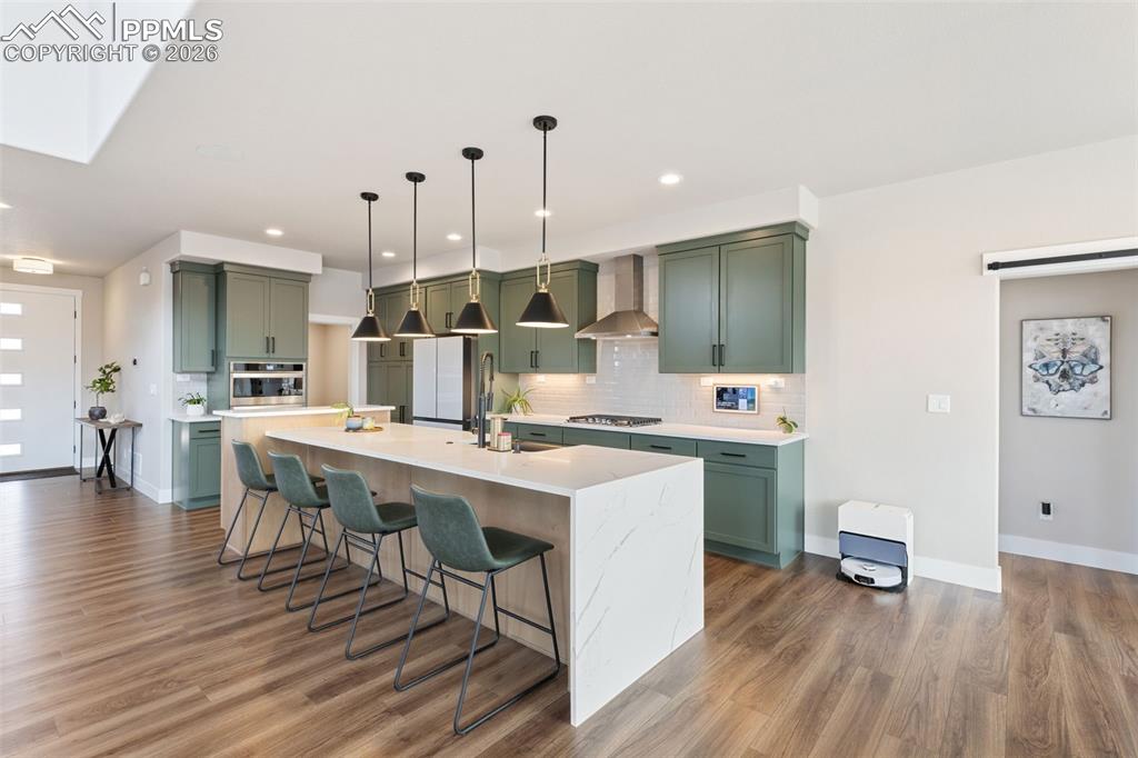 Image 17 of 47: Kitchen