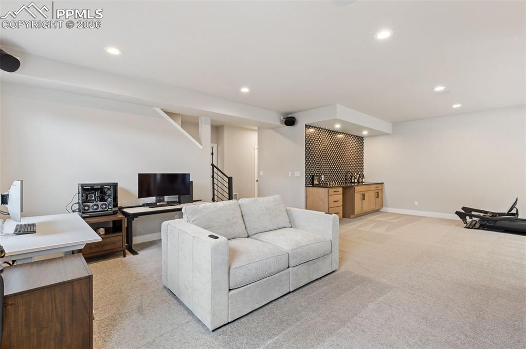 Image 36 of 47: Living Room