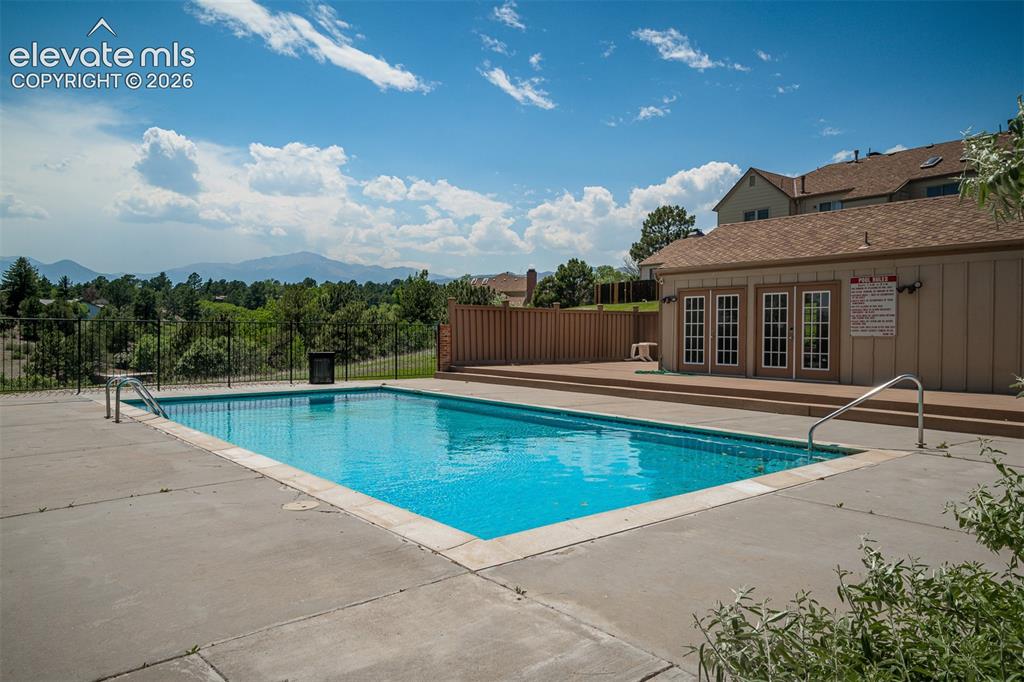 Image 32 of 37: Pool