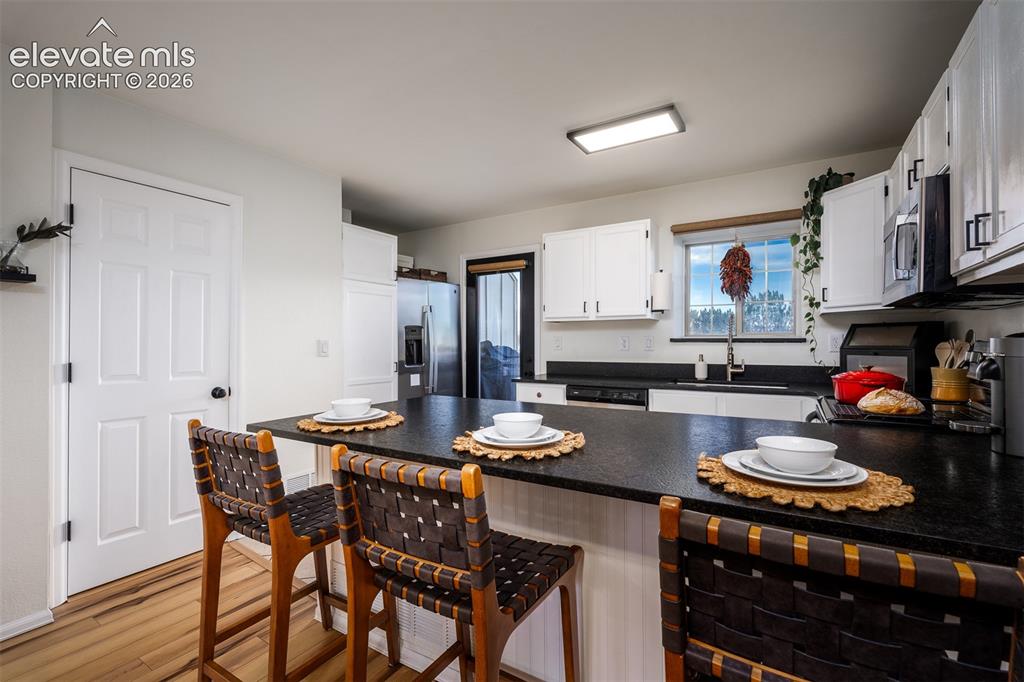 Image 6 of 37: Kitchen