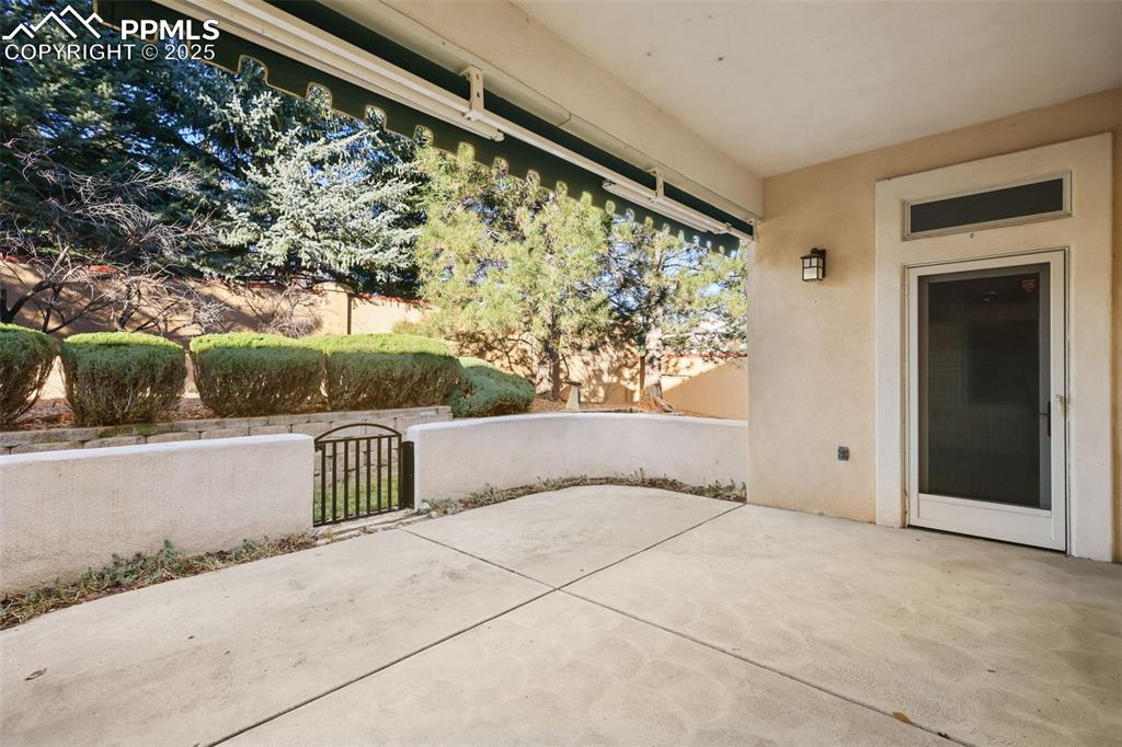 Image 28 of 32: Patio