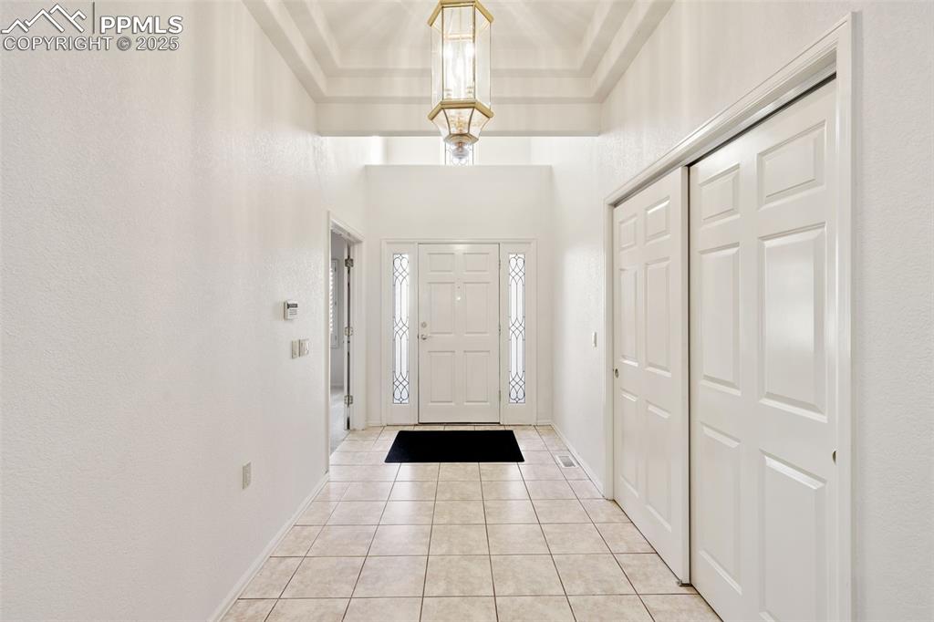 Image 5 of 32: Entry