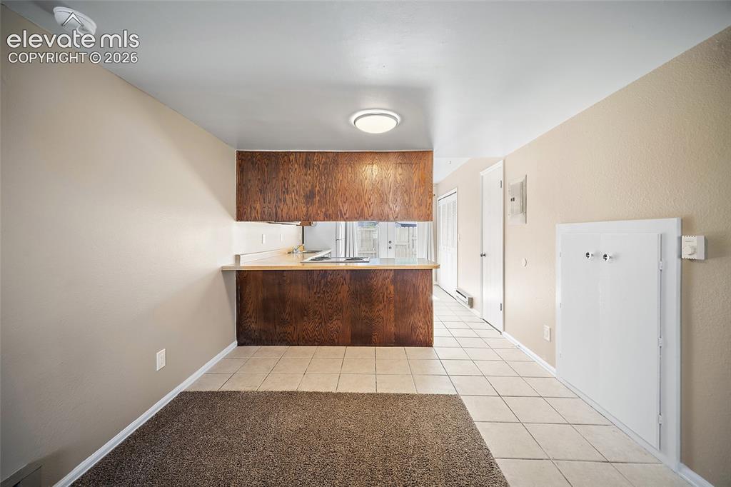 Image 9 of 30: Kitchen