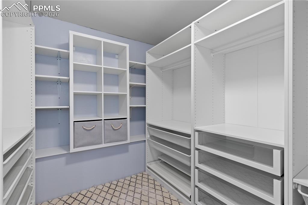 Image 20 of 47: Closet