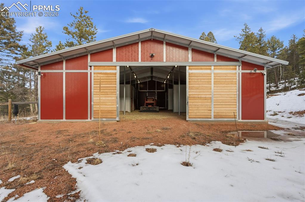 Image 35 of 47: Barn