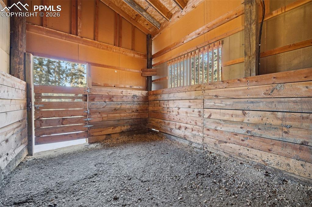 Image 38 of 47: Stable