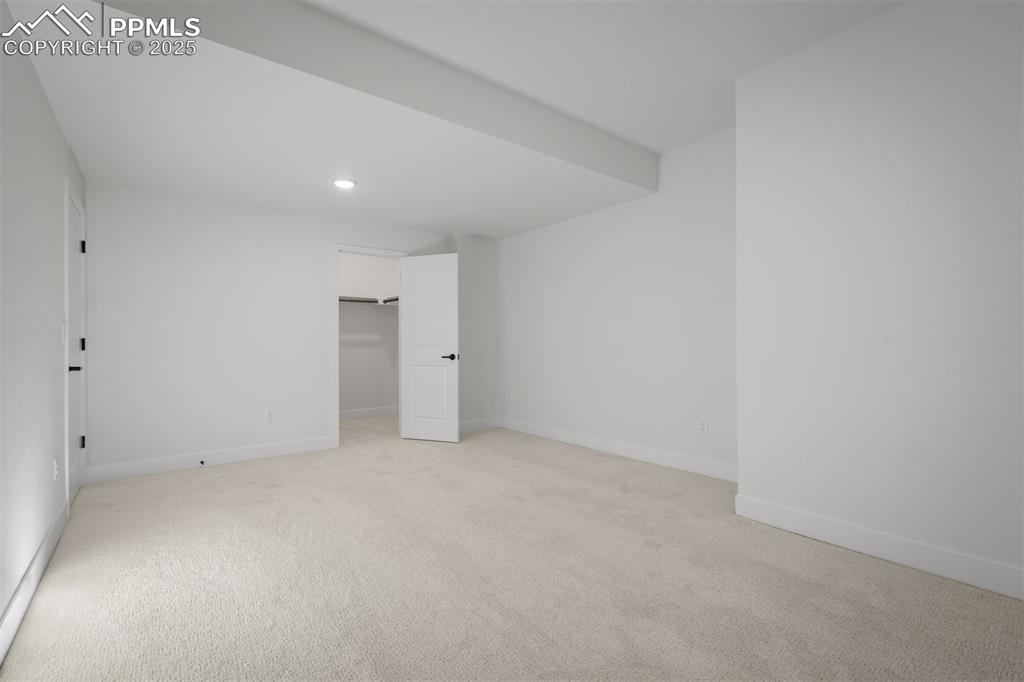 Image 29 of 35: Bedroom