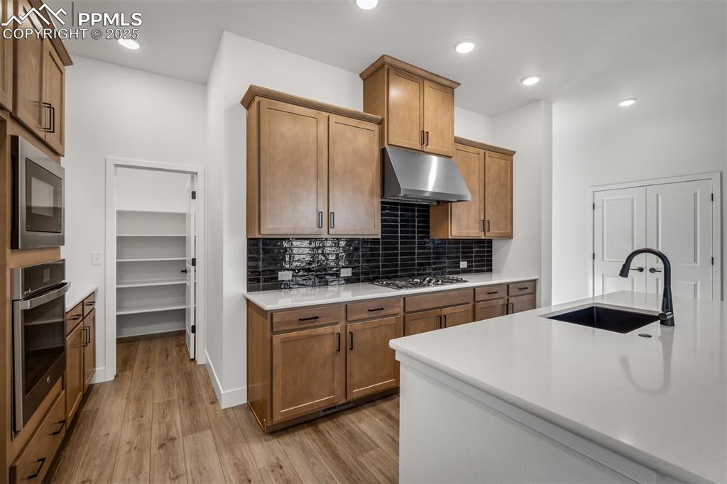 Image 6 of 35: Kitchen