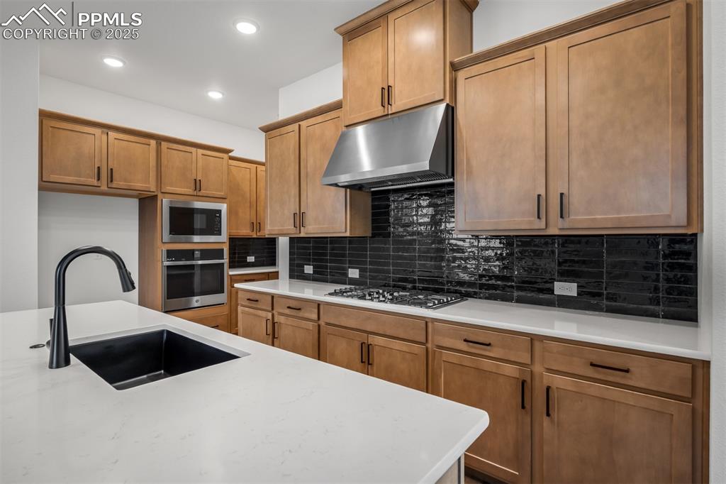 Image 8 of 35: Kitchen