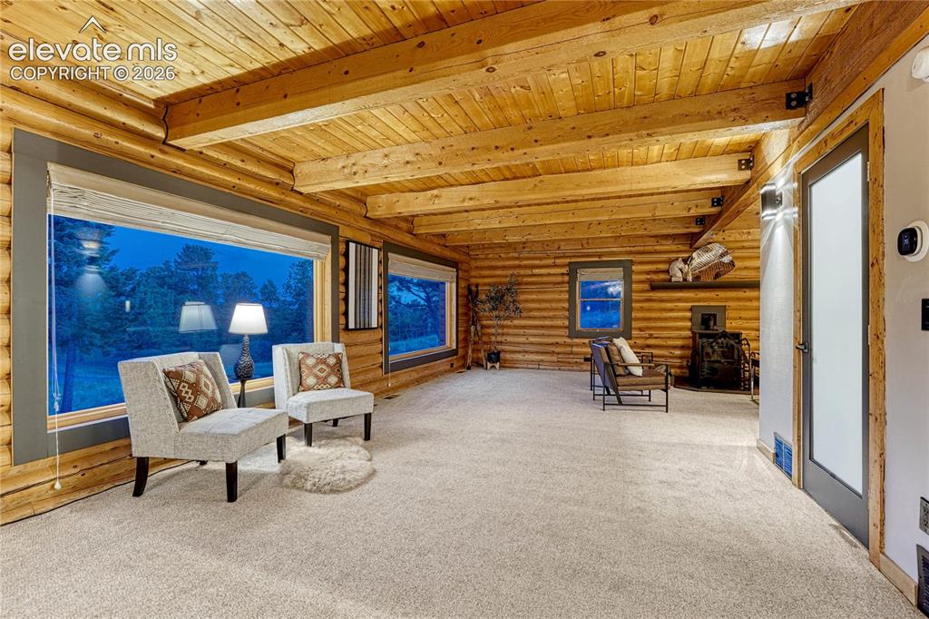 Image 10 of 50: Living Room