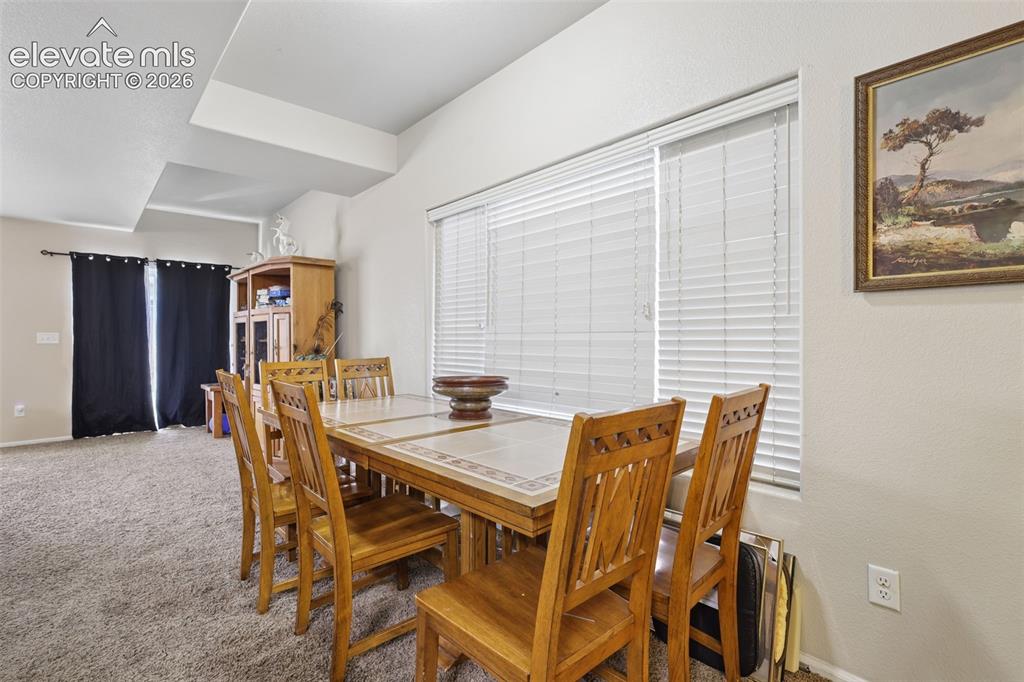 Image 15 of 25: Dining Area