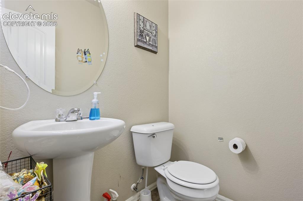 Image 17 of 25: Bathroom