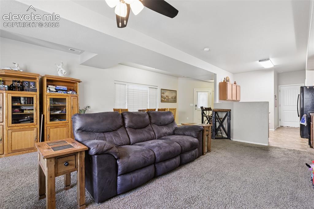 Image 4 of 25: Living Room