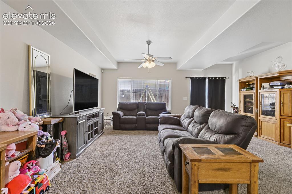 Image 5 of 25: Living Room